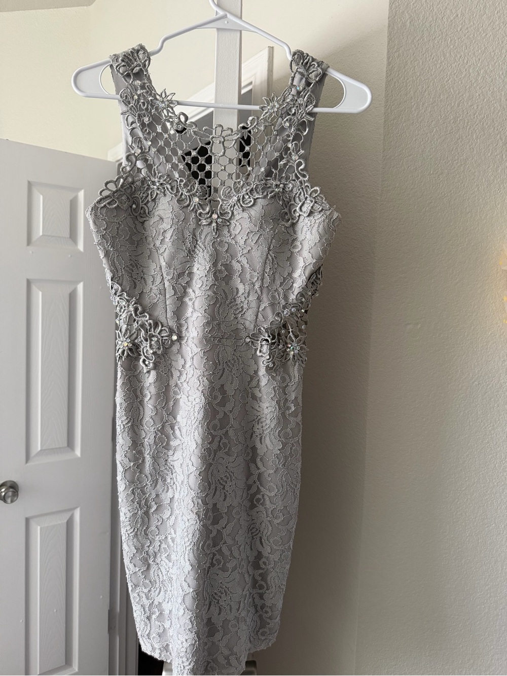 Elegant Lace Cocktail Dress - Light Gray